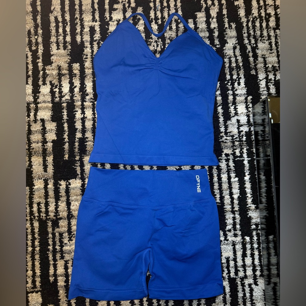 DFYNE Blue workout set
